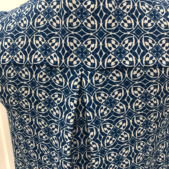 Stylish sleeveless summer blouse. - Picture 5 of 5